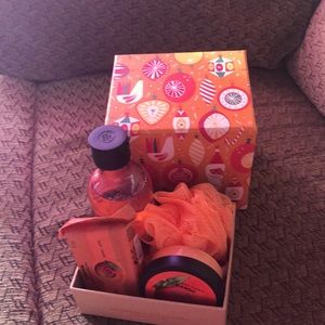 Bath/Beauty Set NWOT